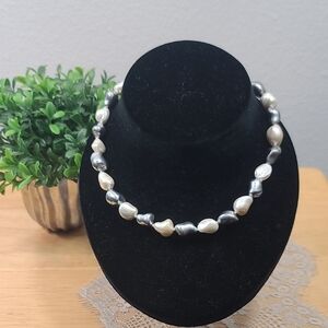 Elegant Faux  Pearl Necklace